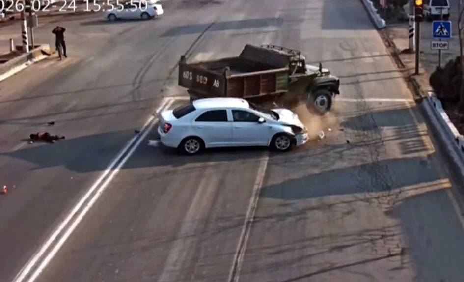 Andijonda 9 yoshli bola “ZIL” urib yuborishidan vafot etdi